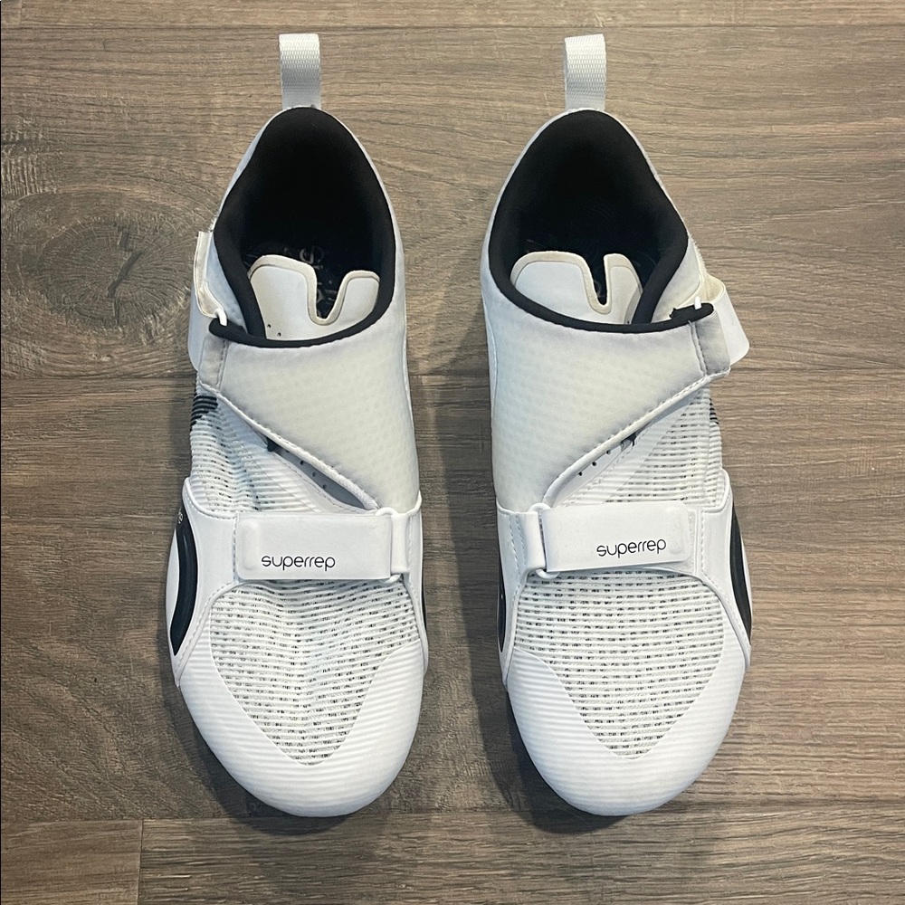 NIKE superrep spin shoes. Women’s size 9